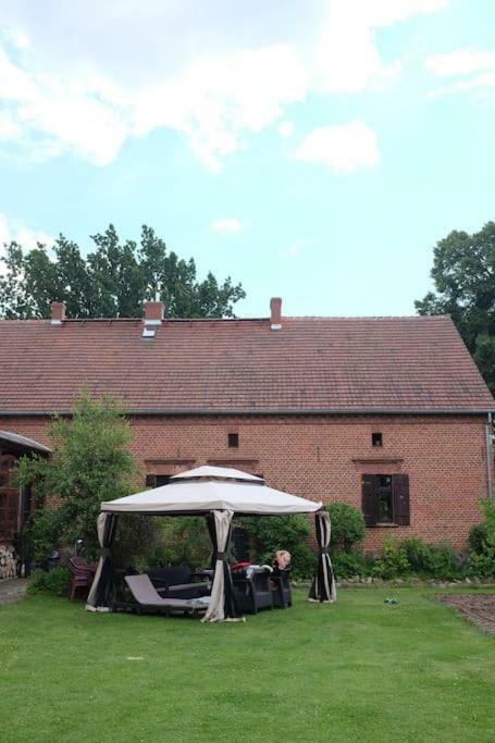 Вилла Cozy House In The Countryside Miedzylesie  Экстерьер фото